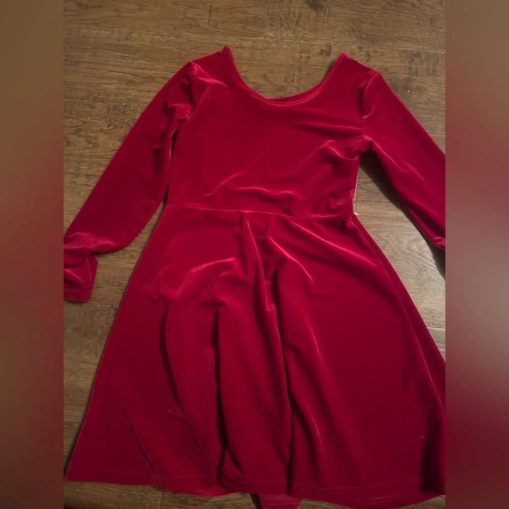 The children’s place 10/12 red velour dress worn for 30 mins.